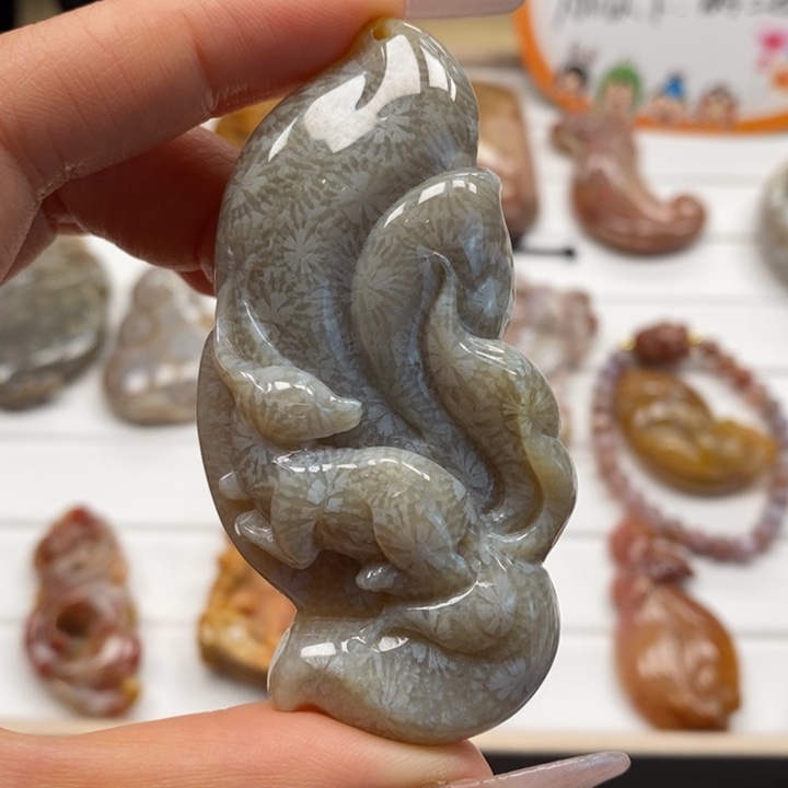 硅化玉吊坠(不含链)未镶嵌九尾狐