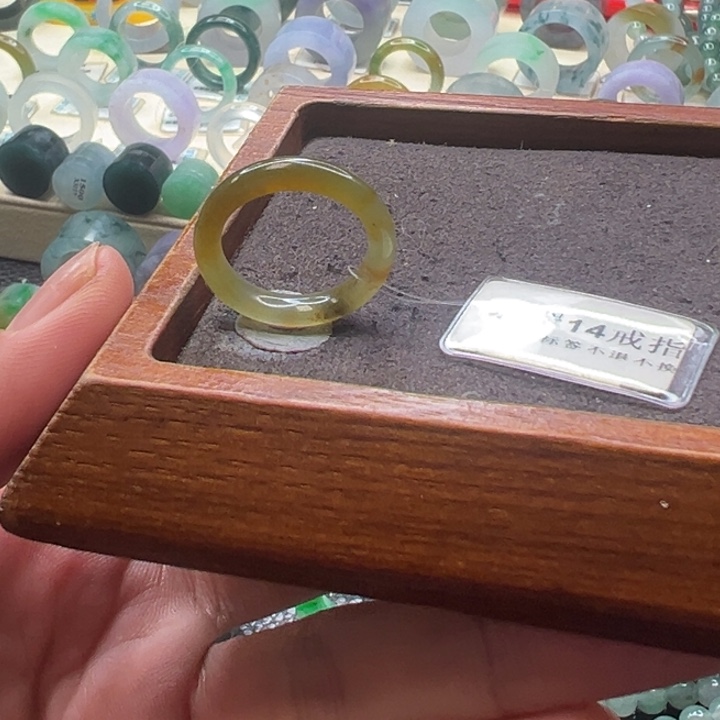 定制翡翠未镶嵌翡翠