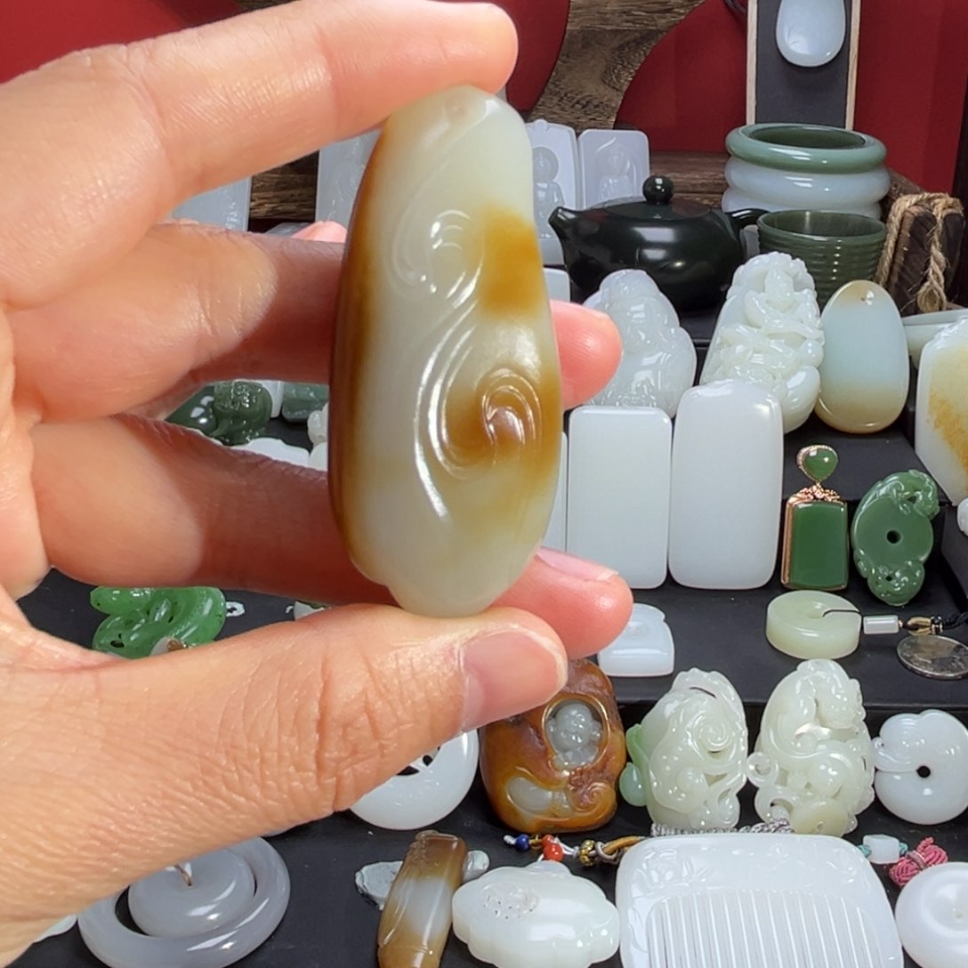 和田玉吊坠(赠链)未镶嵌