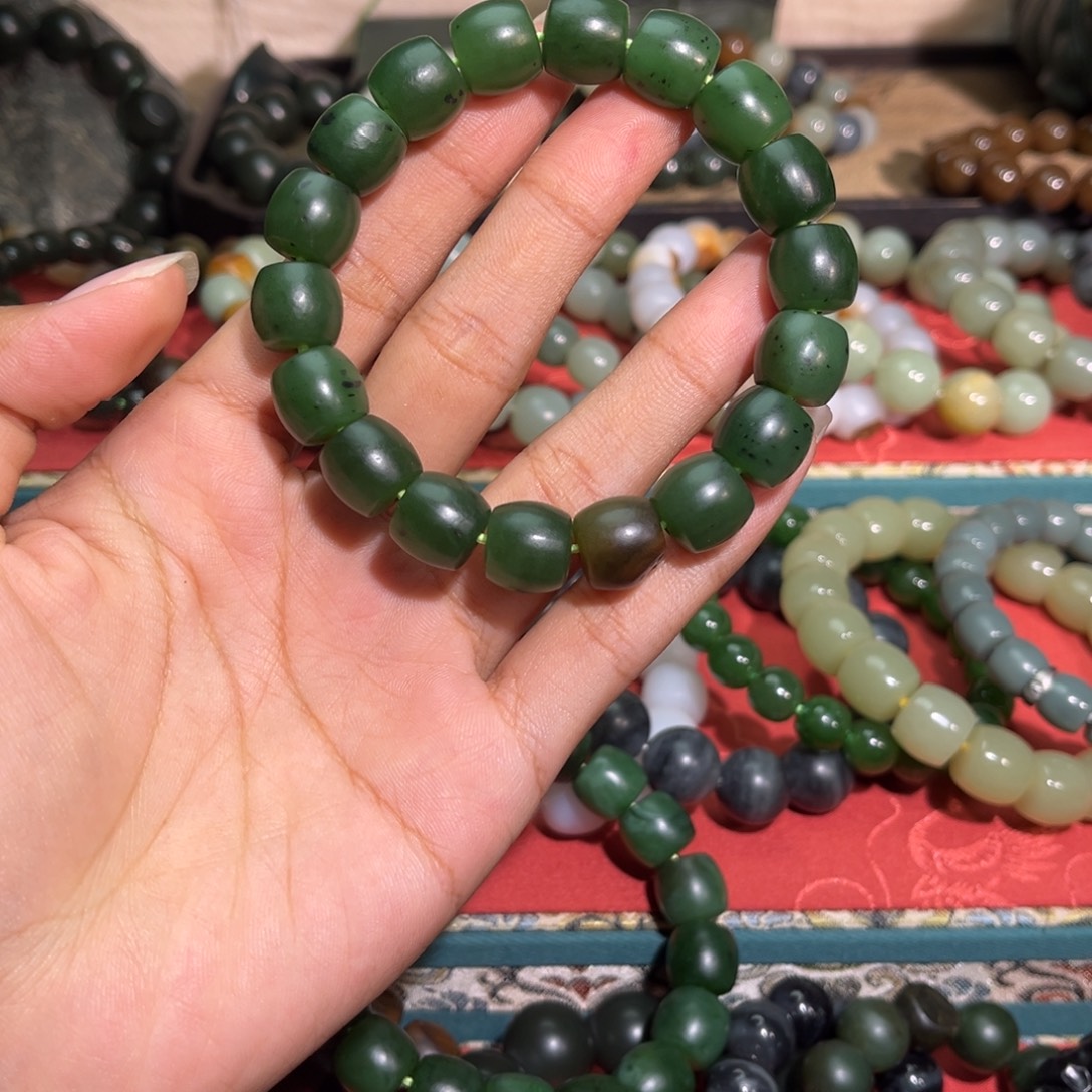 用***聚手链未镶嵌和田玉