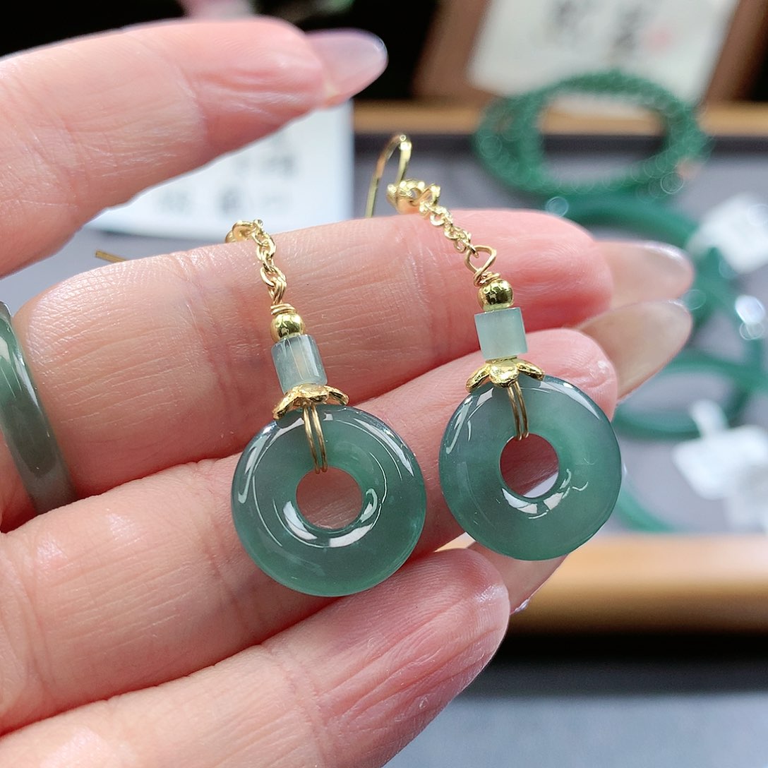 翡翠手镯（圆镯）未镶嵌