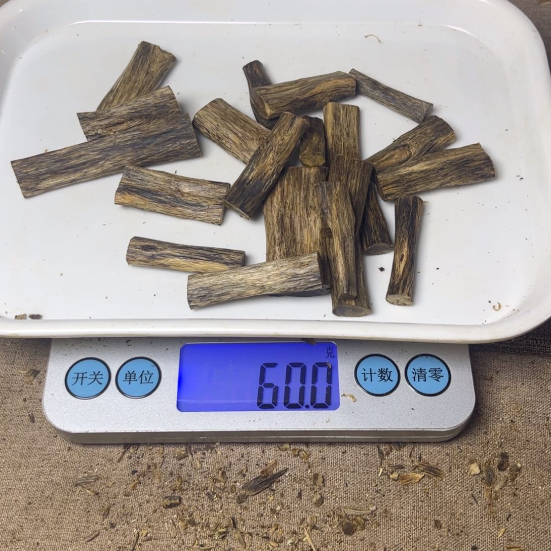 沉香木摆件用****?奇楠60 克。。。。