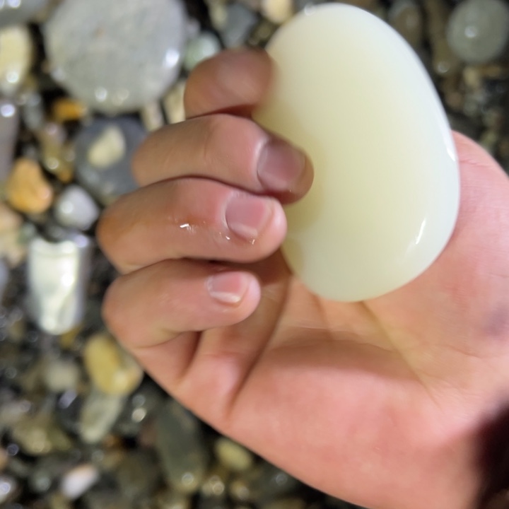 和田玉（糖玉）未镶嵌珠宝奇石