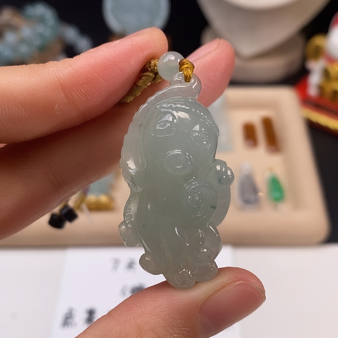 翡翠颈饰未镶嵌吊坠