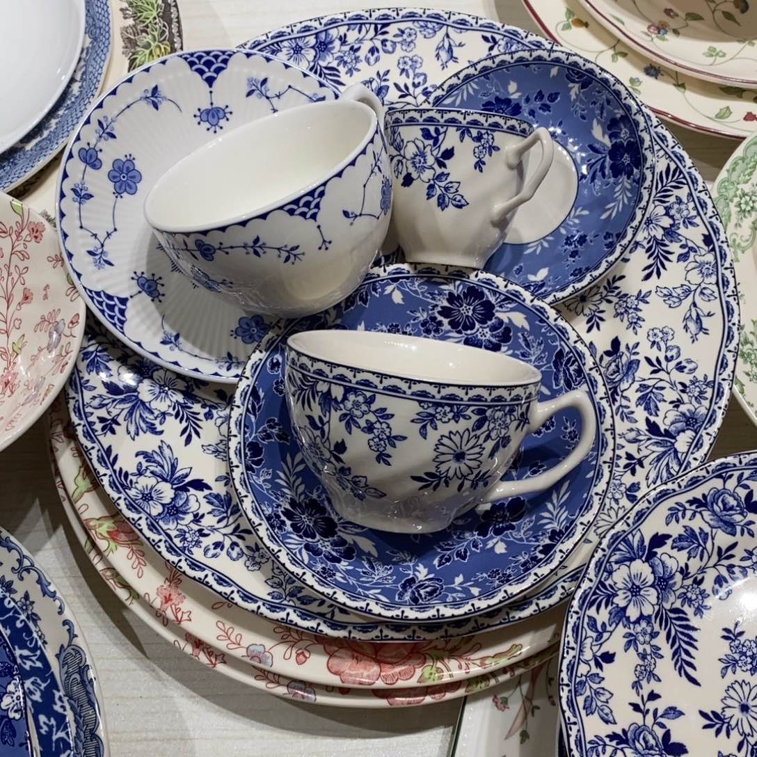 瓷微瑕青花咖啡杯碟