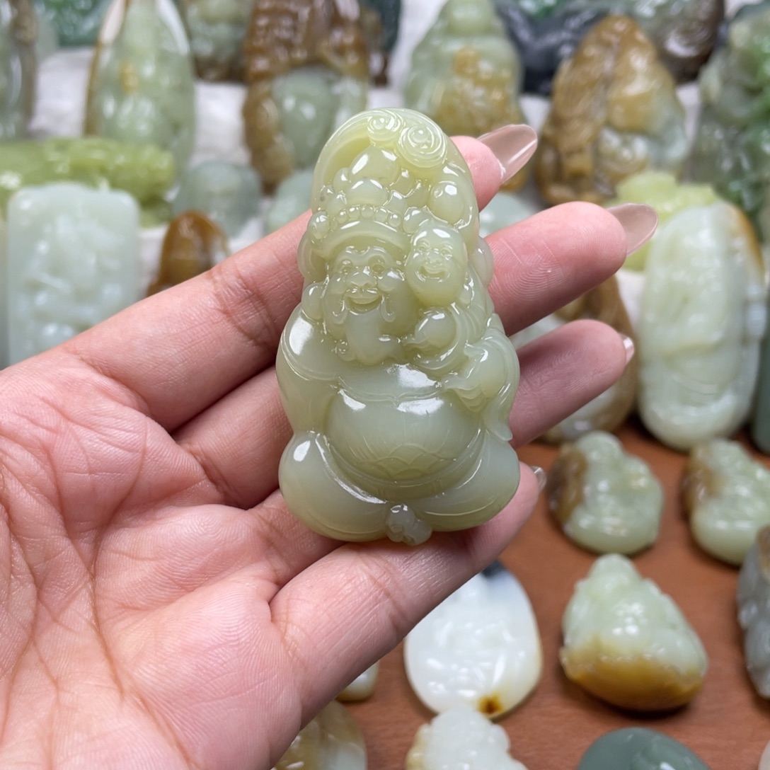 和田玉未镶嵌颈饰