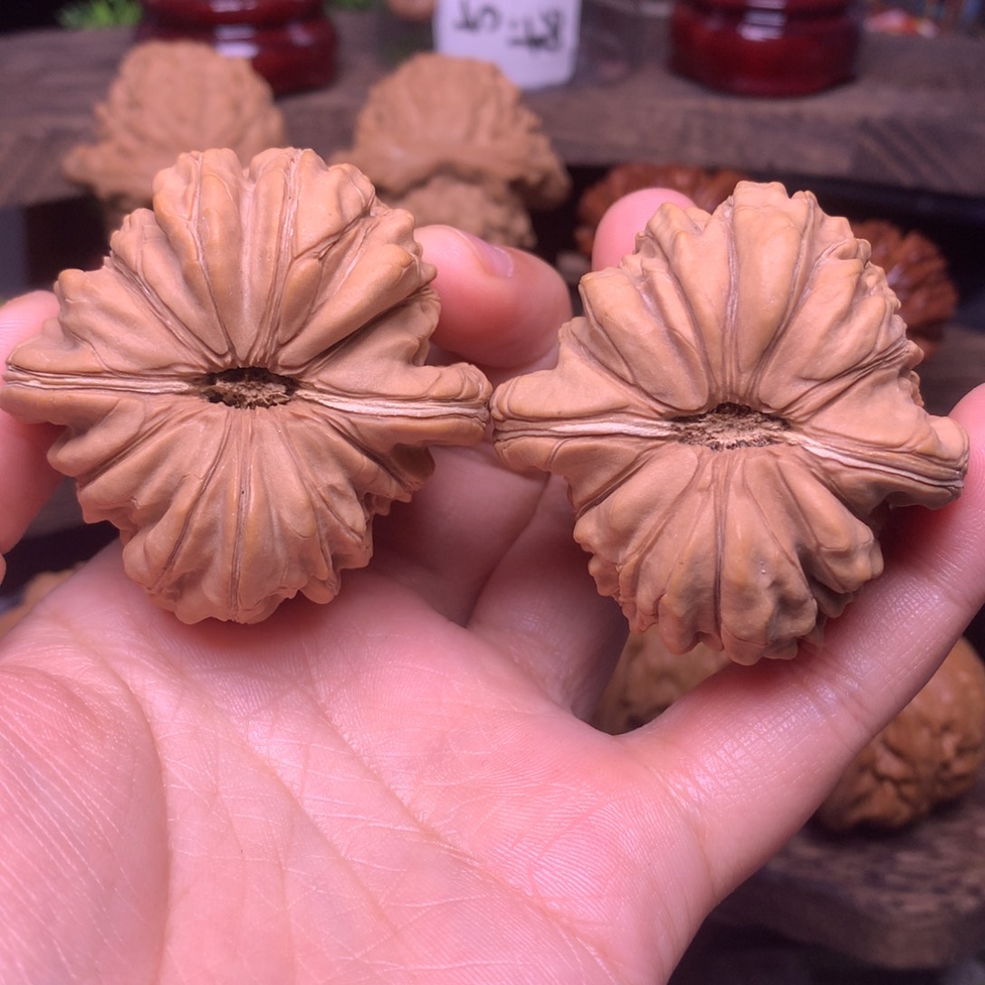 文玩核桃吊坠48.8楼王