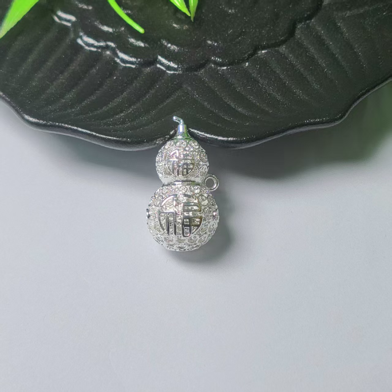 里外实心K24箔珍好物吊坠t133