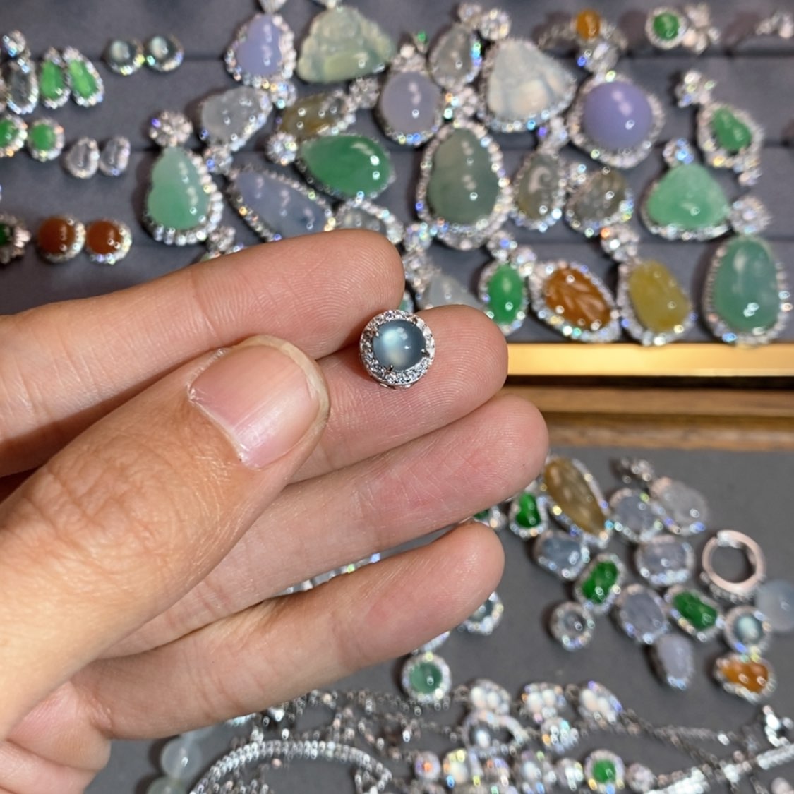 【闪购商品】翡翠颈饰未镶嵌臻***的翡翠