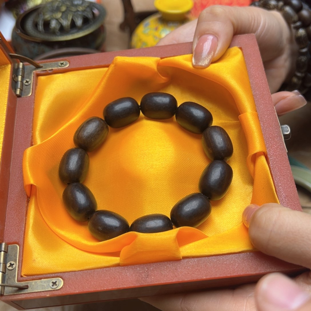 大叶紫檀（黑酸枝木类）