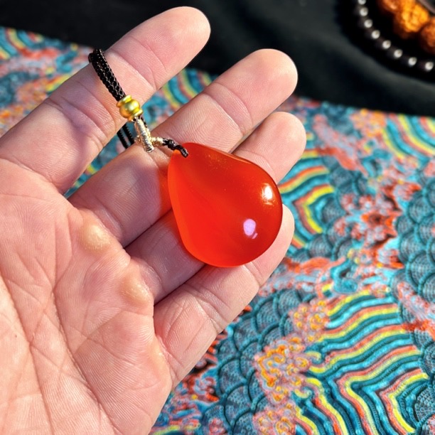 荷1小巧惊鱼石工艺品吊坠精致时尚简约创意饰品送礼摆件款