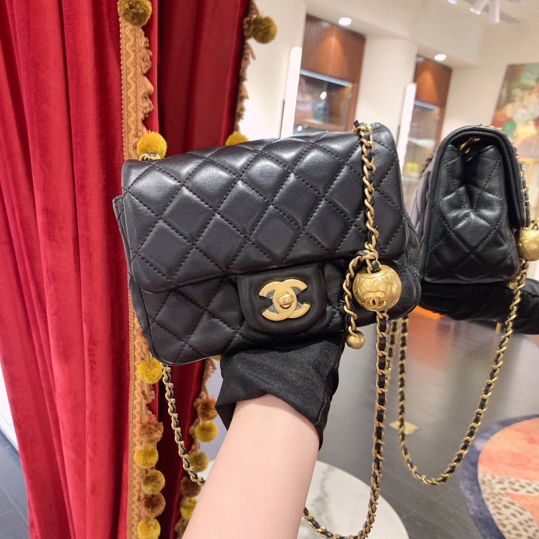 95新 Chanel/香奈儿 金球方胖子黑金羊皮单肩包/84496878