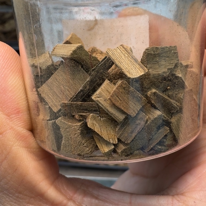 文莱车珠碎料10克，兰花香