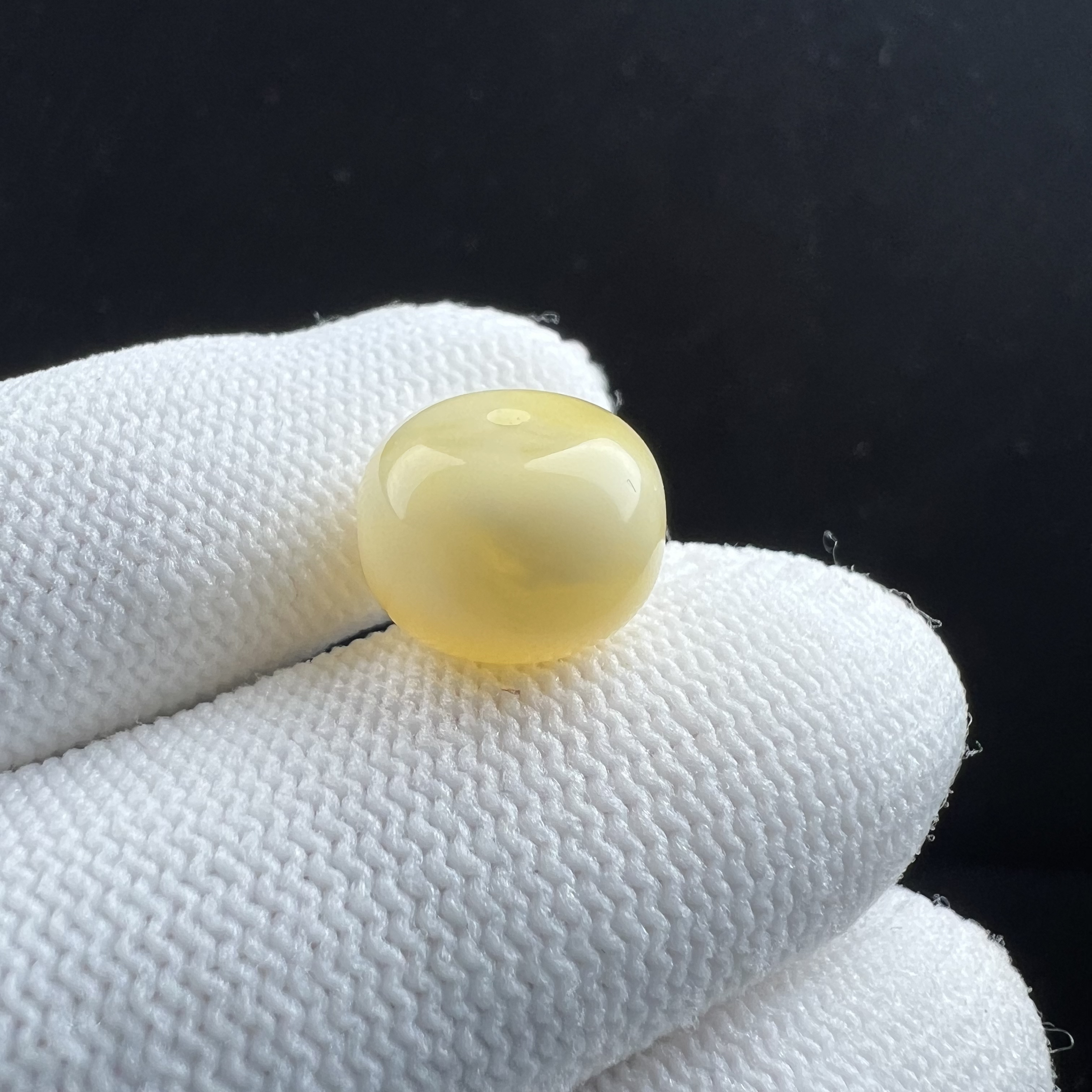 R2215天然原矿蜜蜡 满蜡墩子 12.8*9.1mm 支持复检假一罚四