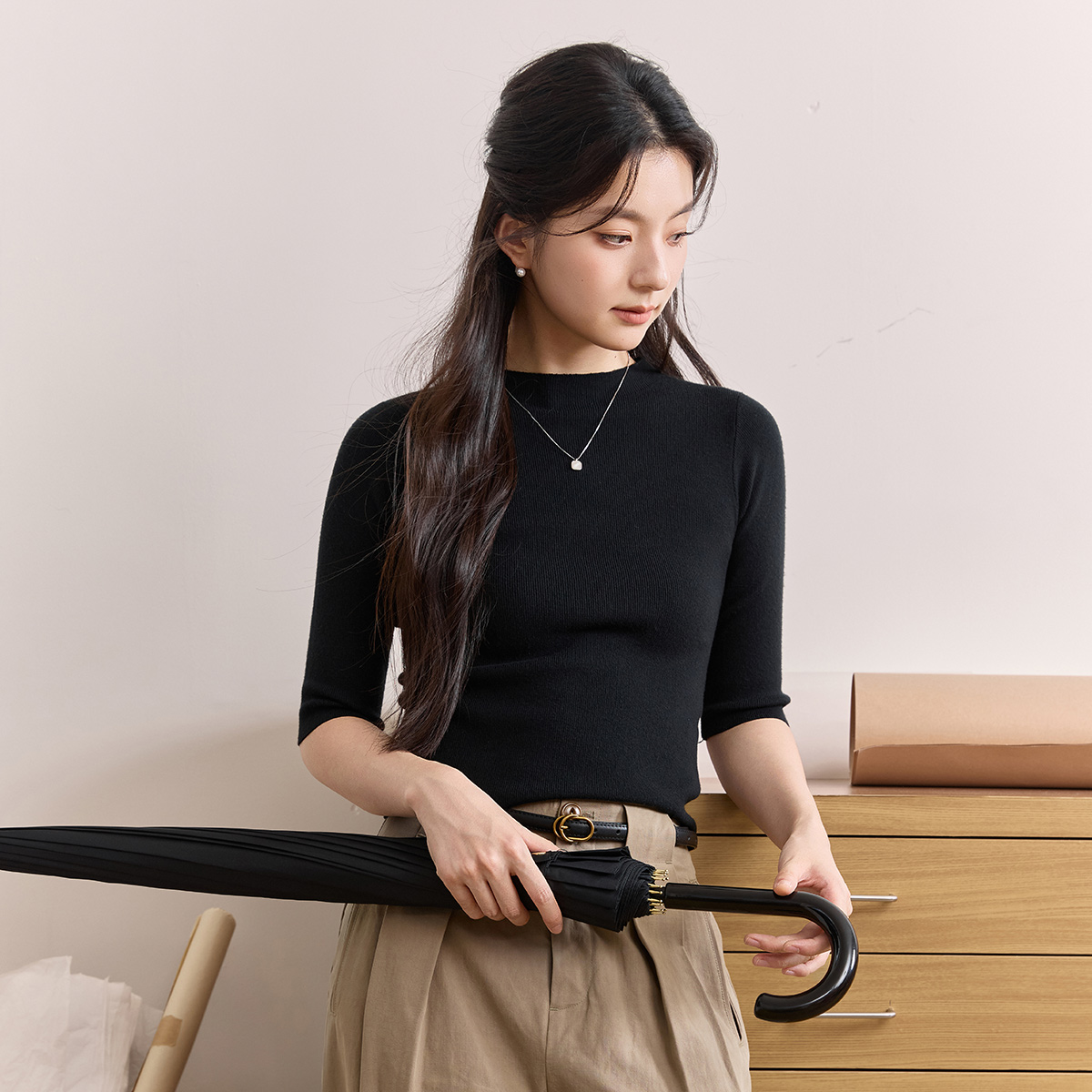 茵曼2025年秋季新款常规通勤风保暖纯色薄款毛针织衫长袖套头女装