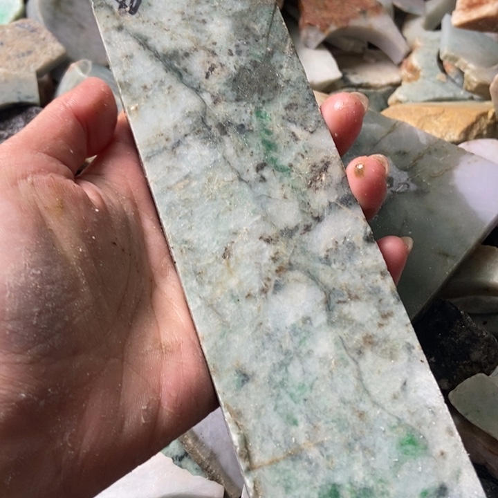 翡翠颈饰未镶嵌天然翡翠