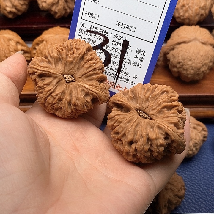 桃核吊坠南疆石狮子头46