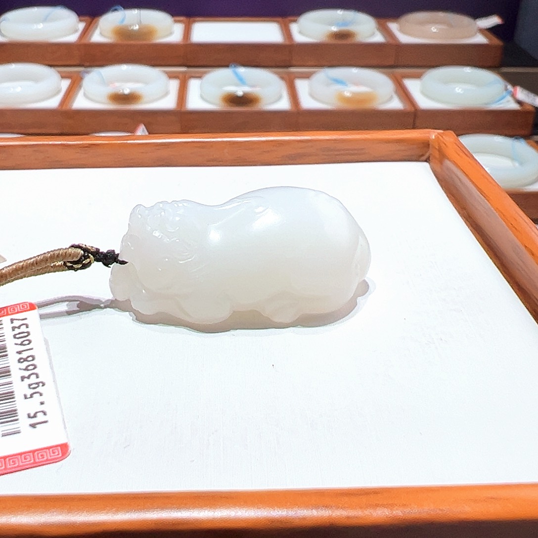 和田玉吊坠未镶嵌