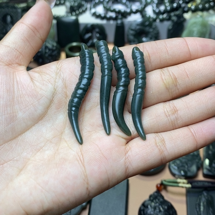 和田玉（青玉）颈饰未镶嵌?***