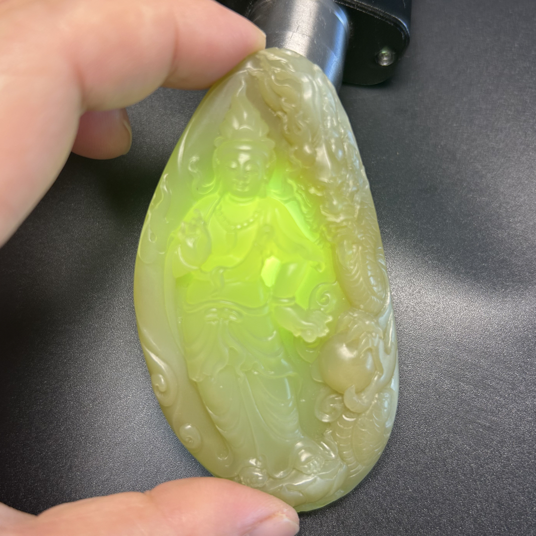 椴树林手工雕刻观音挂坠