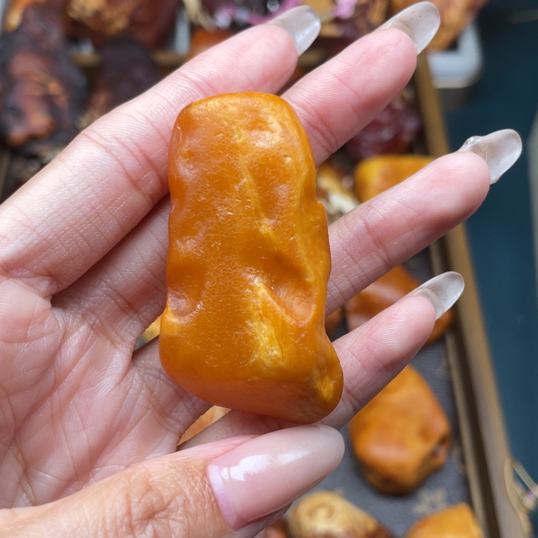 琥珀未镶嵌珠宝奇石