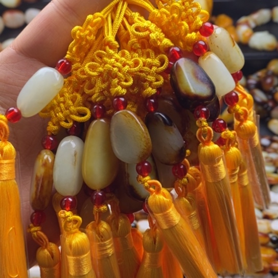 和田玉颈饰未镶嵌