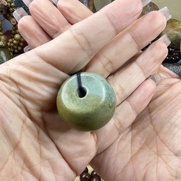 岫岩河磨玉（透闪石质玉）吊坠(不含链)未镶嵌