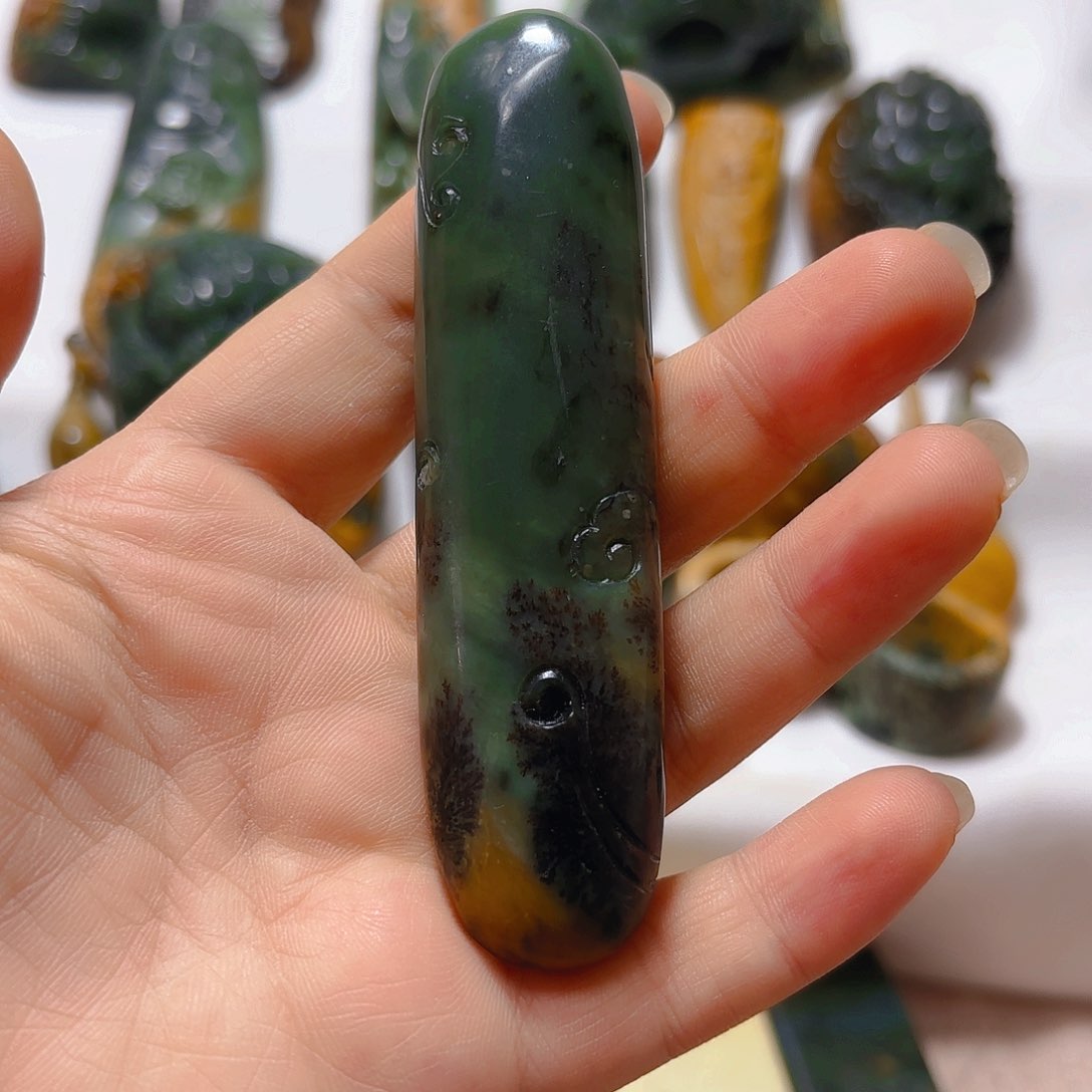 岫岩河磨玉（透闪石质玉）挂件未镶嵌