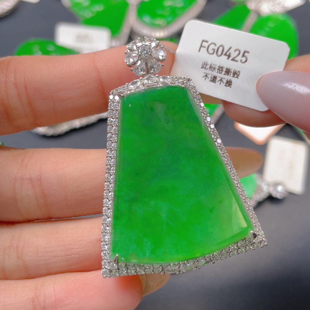 【闪购商品】颈饰银S925镶嵌翡翠翡翠
