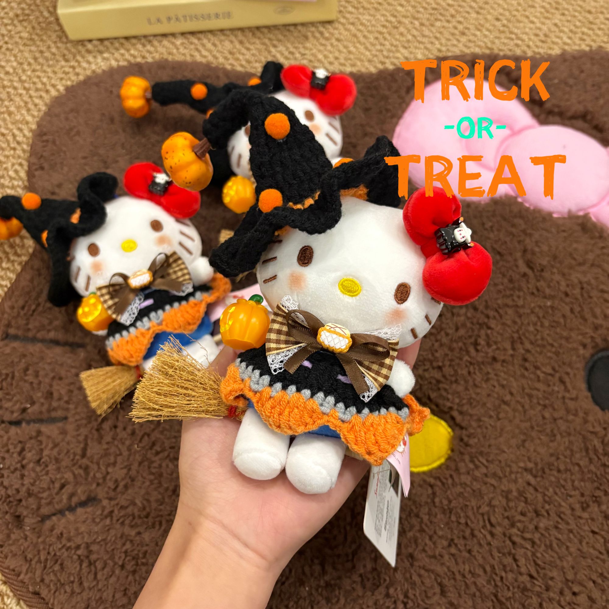 正版万圣节hollekitty毛绒包包挂件创意礼物可爱钥匙扣