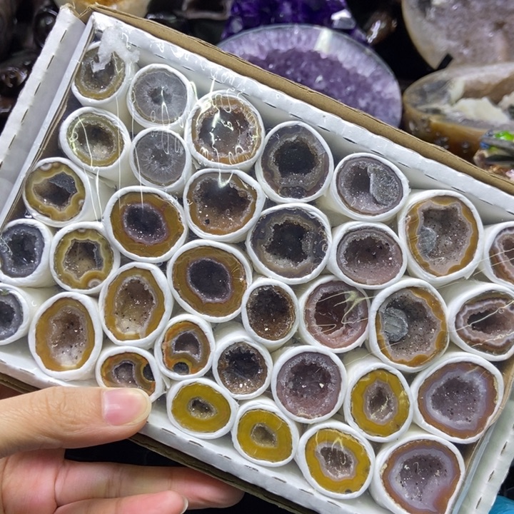 水晶战国红未镶嵌…*