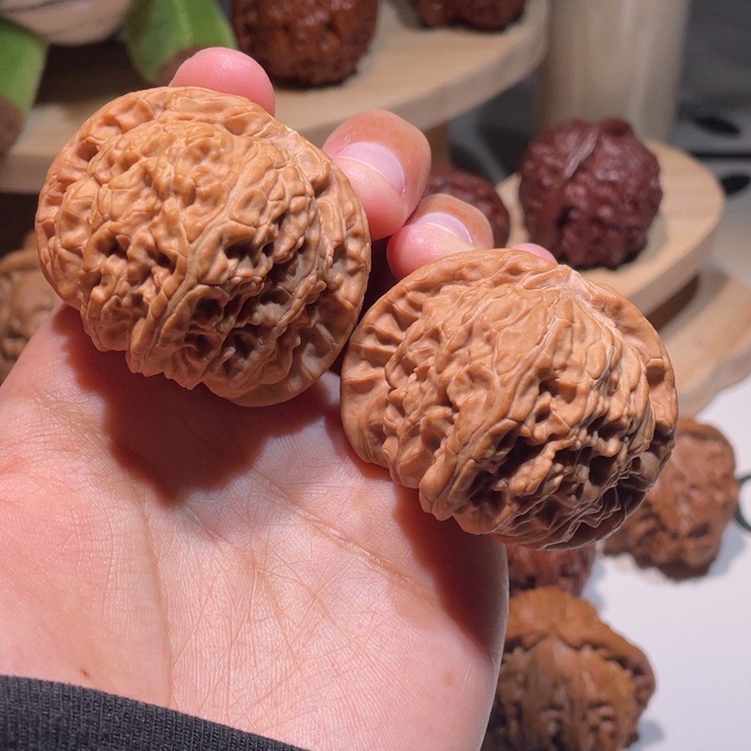 吊坠文玩核桃44 43 白狮子 （蹭尖）3733