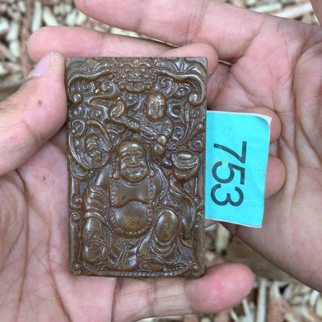 透闪石-蛇纹石玉未镶嵌颈饰