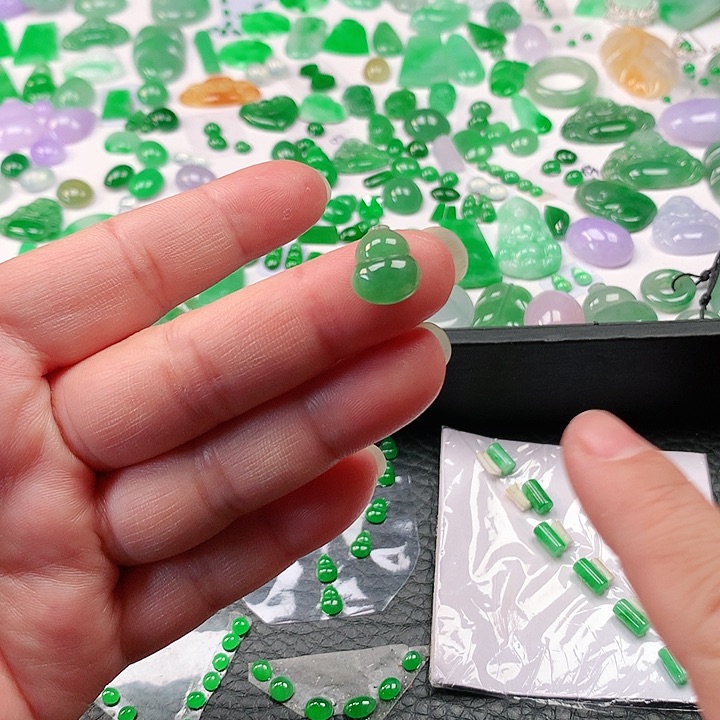 翡翠颈饰未镶嵌翡翠