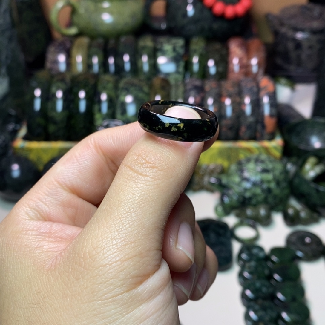 烟***南蛇纹石玉未镶嵌项链