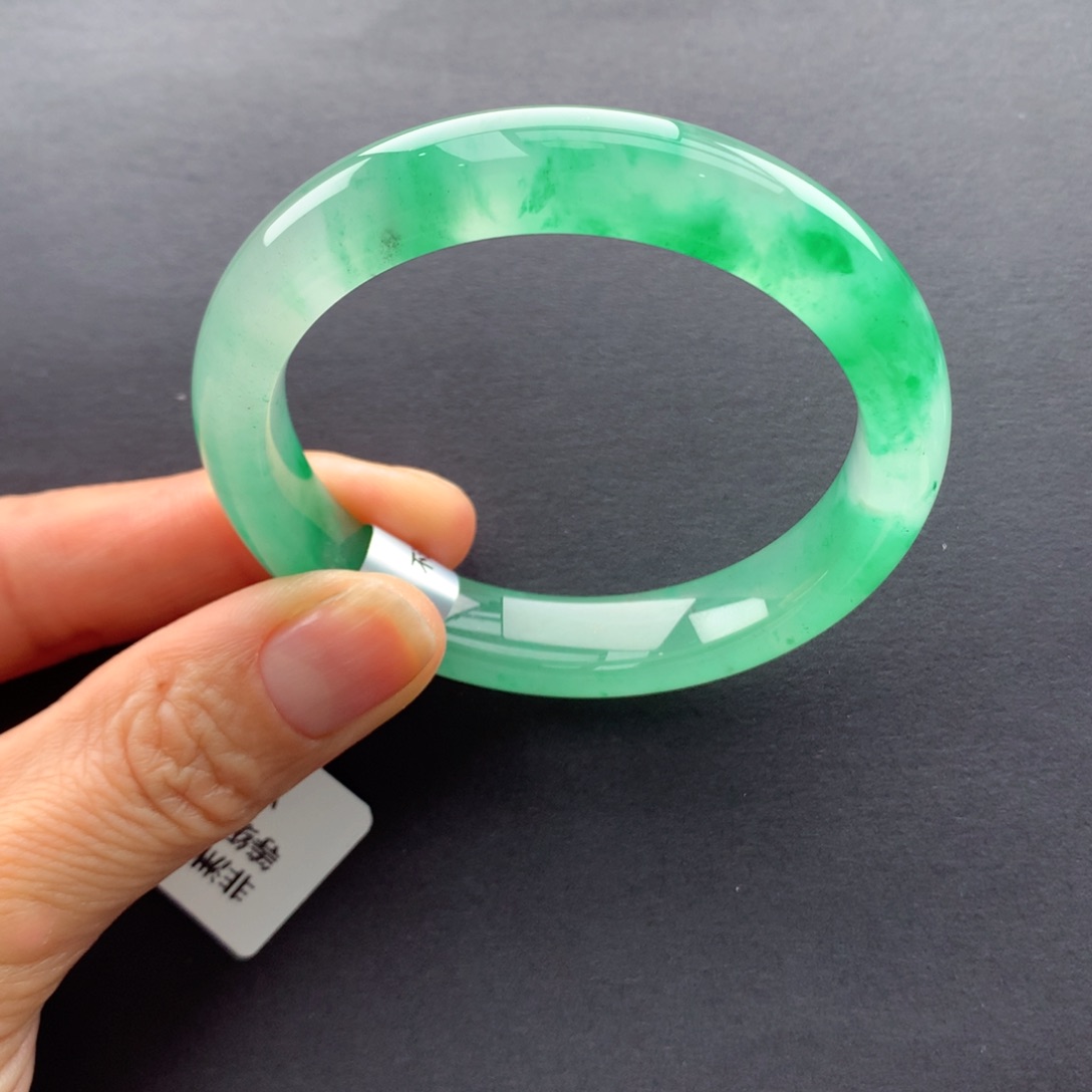 【闪购商品】未镶嵌手镯石英质玉海**眠