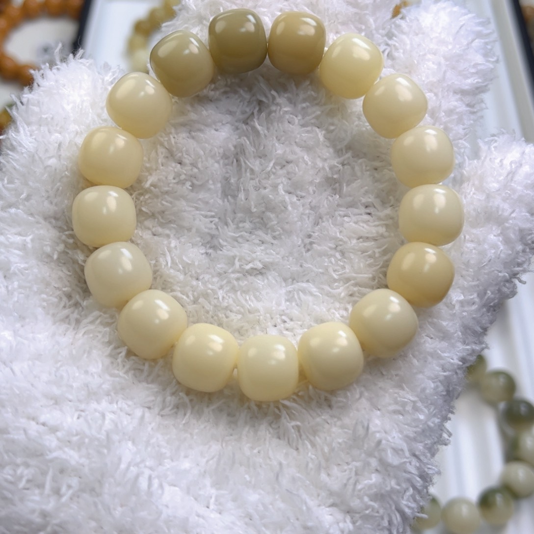 菩提根/象牙果手串花****2牛油果三顶