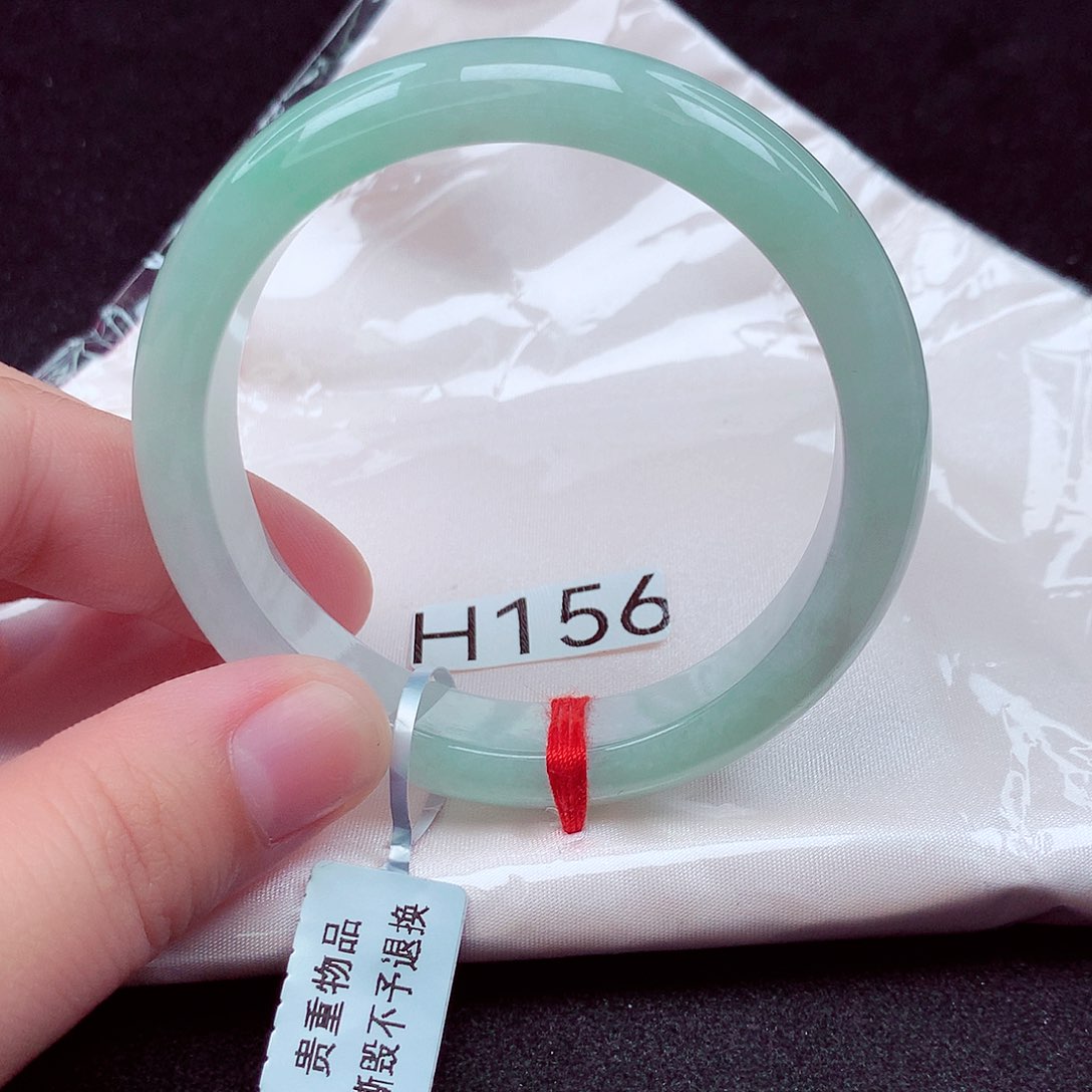 翡翠手镯未镶嵌天然缅甸