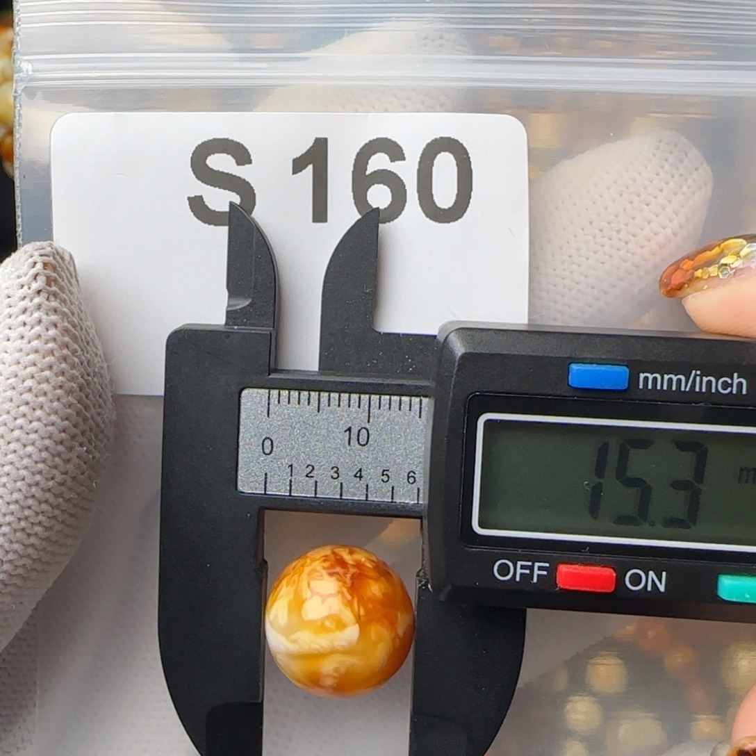 琥珀裸石未镶嵌15尺寸