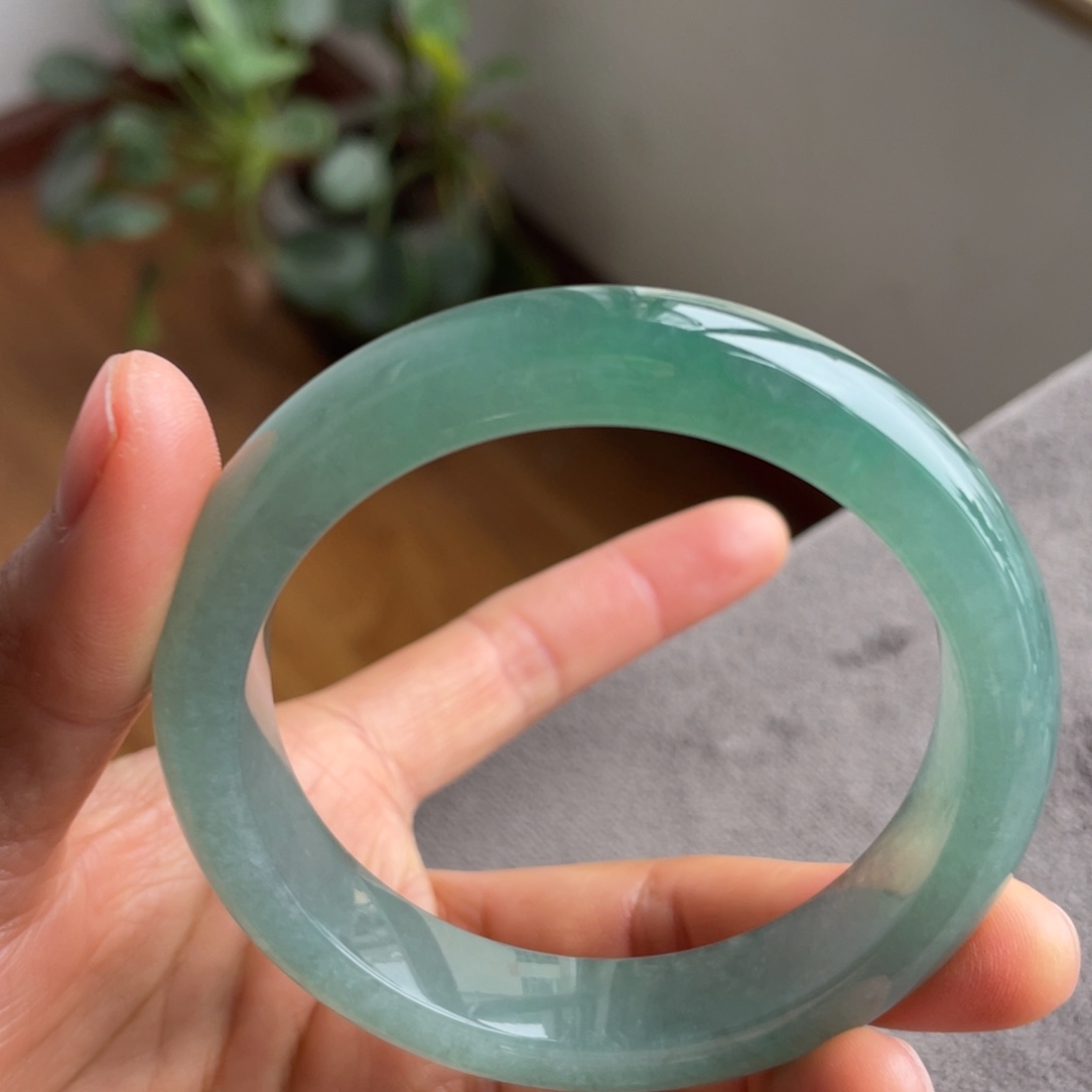 翡翠未镶嵌手镯冰透