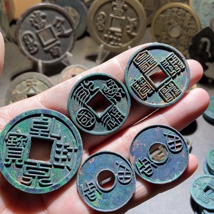 至****铜现代工艺品仿制品