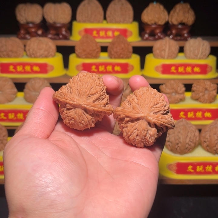 文玩核桃把件南疆石45