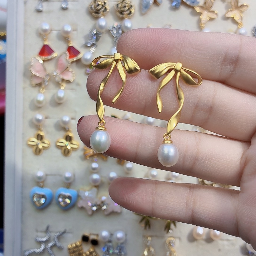 淡水珍珠合金耳饰