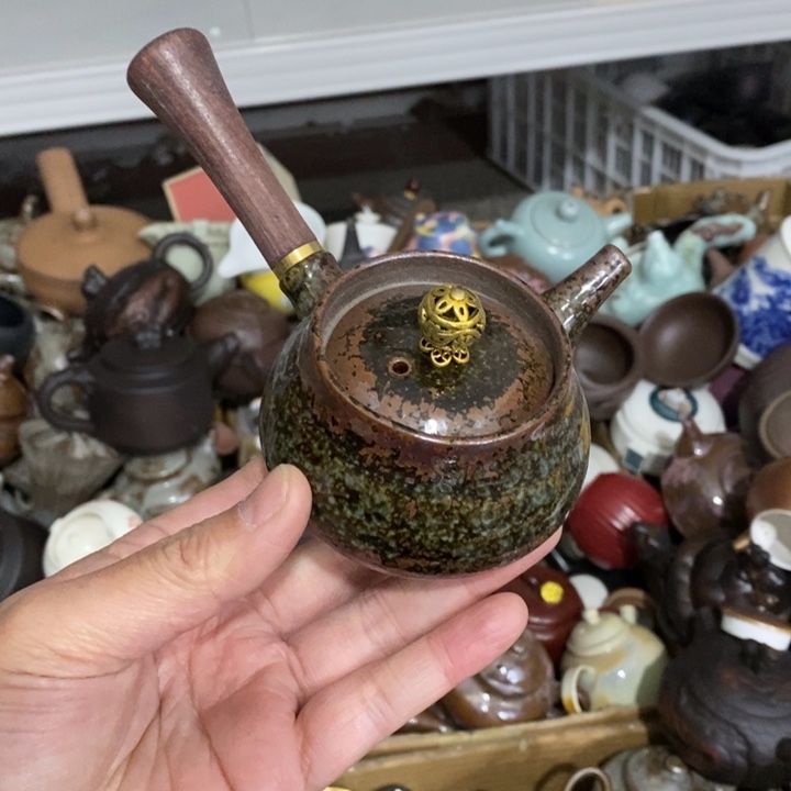 陶瓷艺术品及陶瓷壶