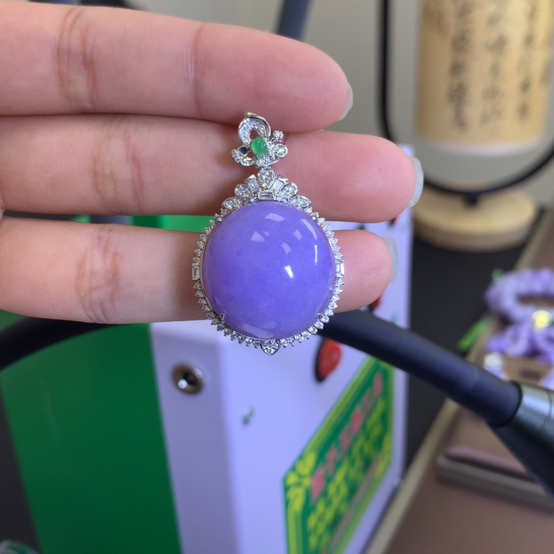 翡翠颈饰18K金镶嵌香**主翡翠