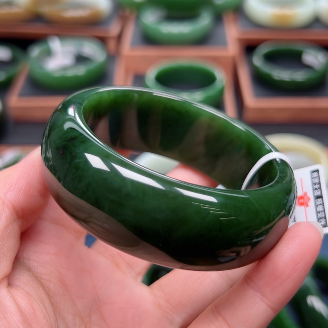 未镶嵌手镯和田玉（碧玉）?****飘