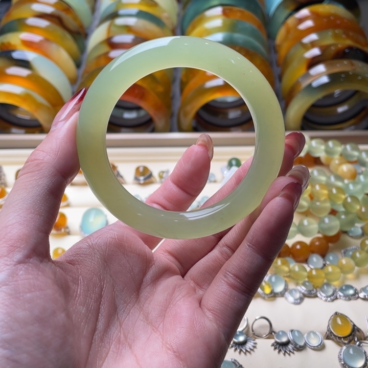 蛇纹石玉手镯未镶嵌53.2