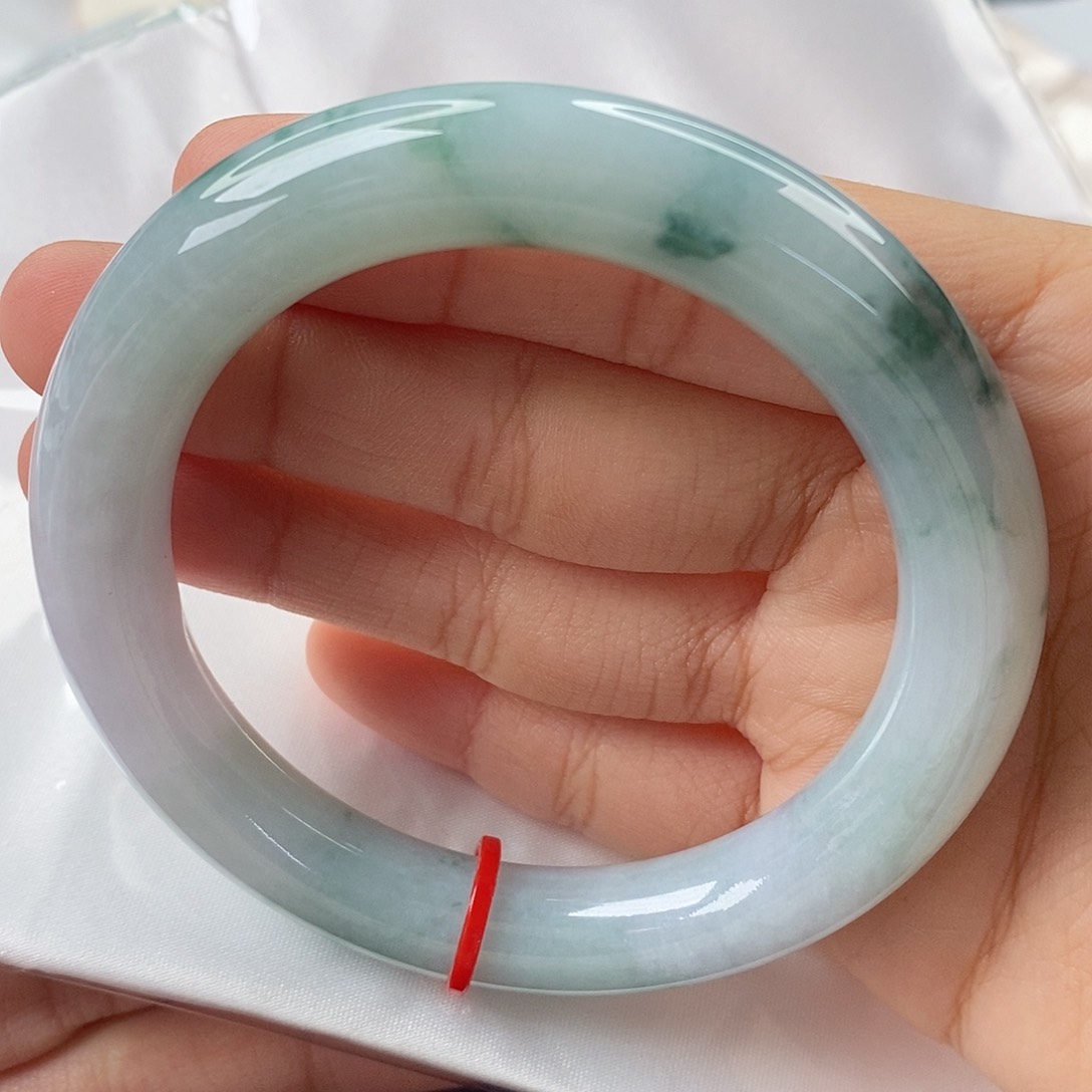 翡翠手镯（圆镯）未镶嵌57.2圈