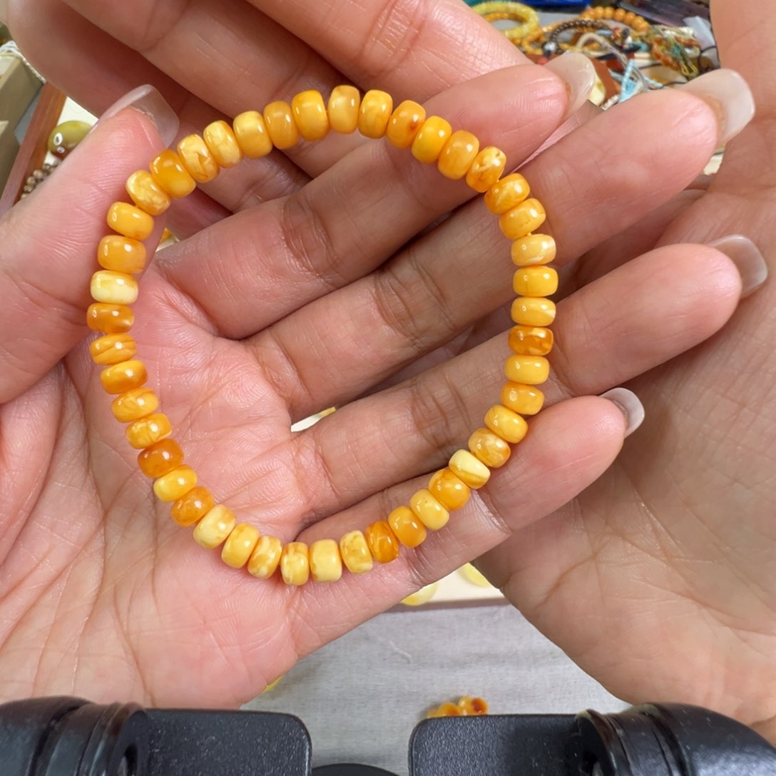 蜜蜡裸石未镶嵌蜜蜡