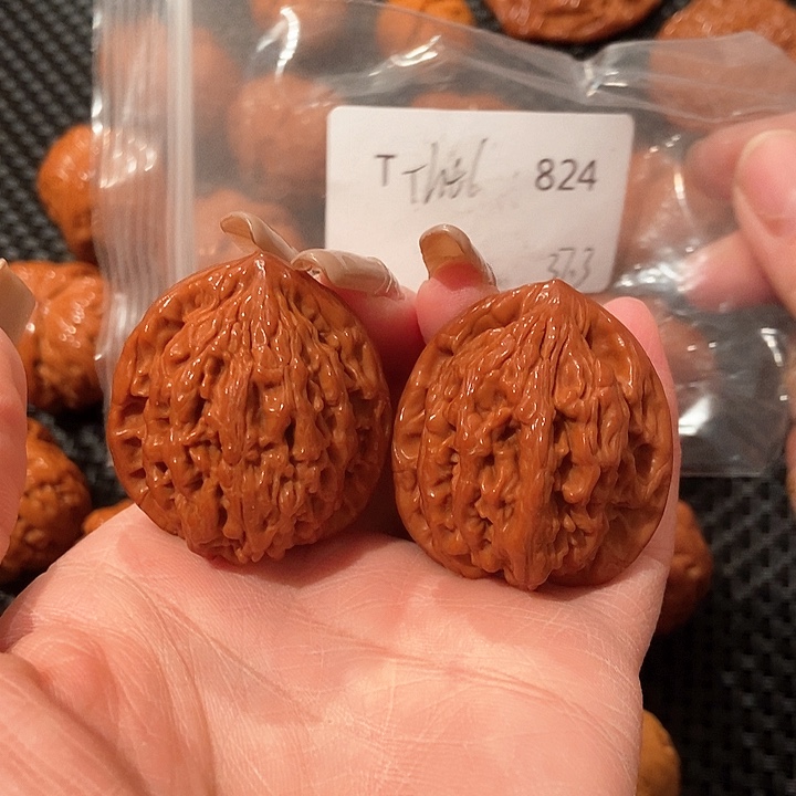 文玩核桃吊坠虎头37